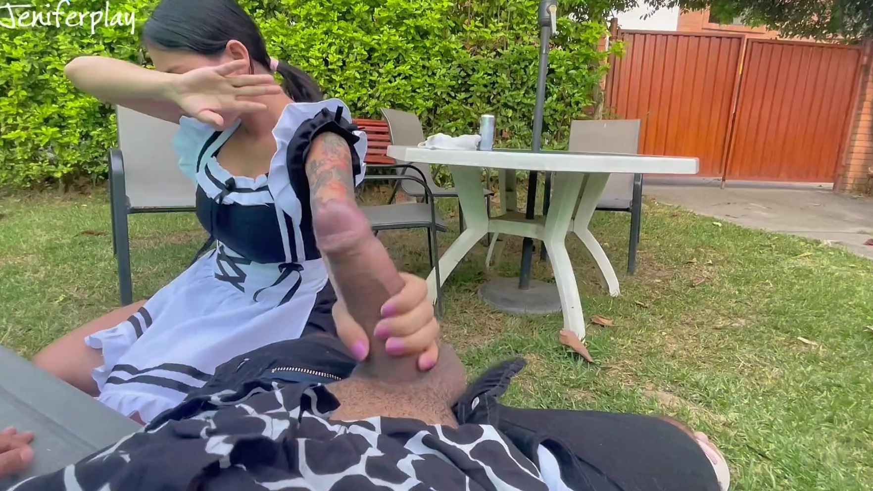 Sirvienta argentina deja que su jefe se meta dentro de su coño depilado