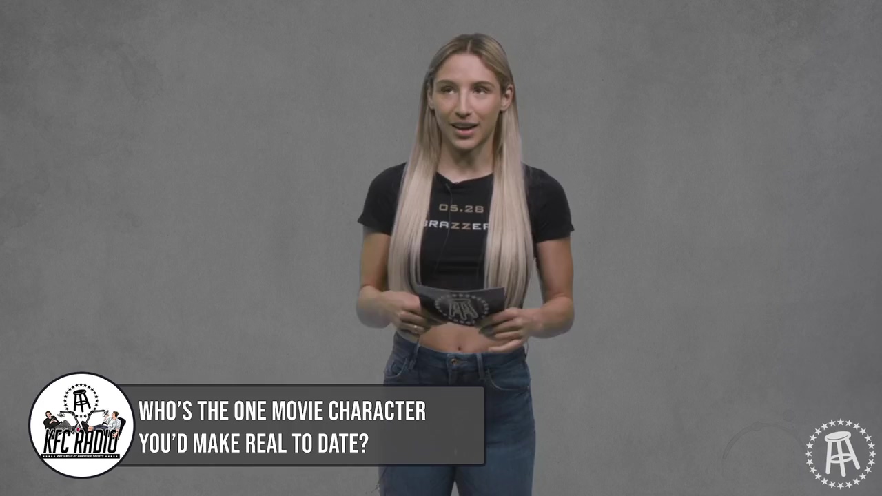 Abella Danger responde preguntas de Internet