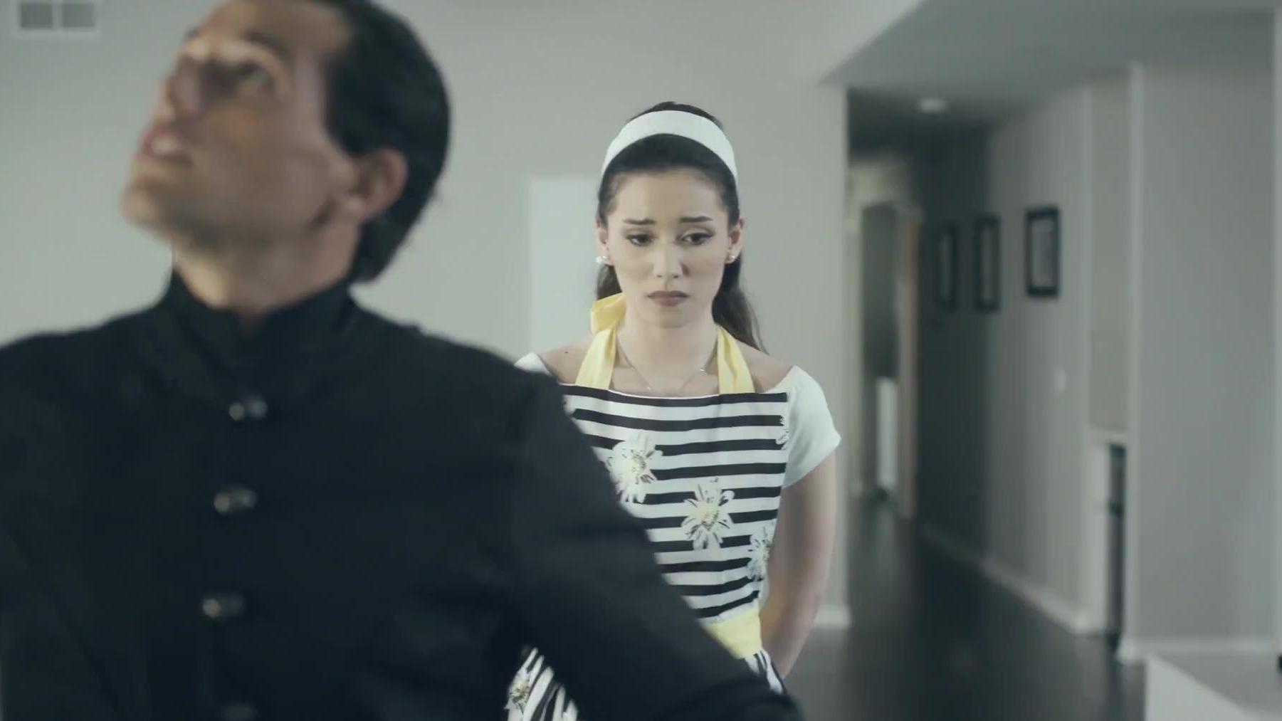 Bebé se vuelve loco después de que lo abracen fuerte – Porno gratis