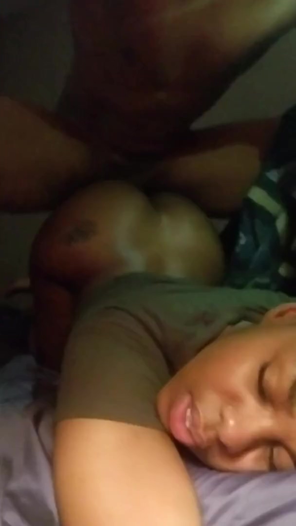 Ebony Beauty tuvo una pelea rápida con su amiga de la familia de la BBC – Real Amateur Porn