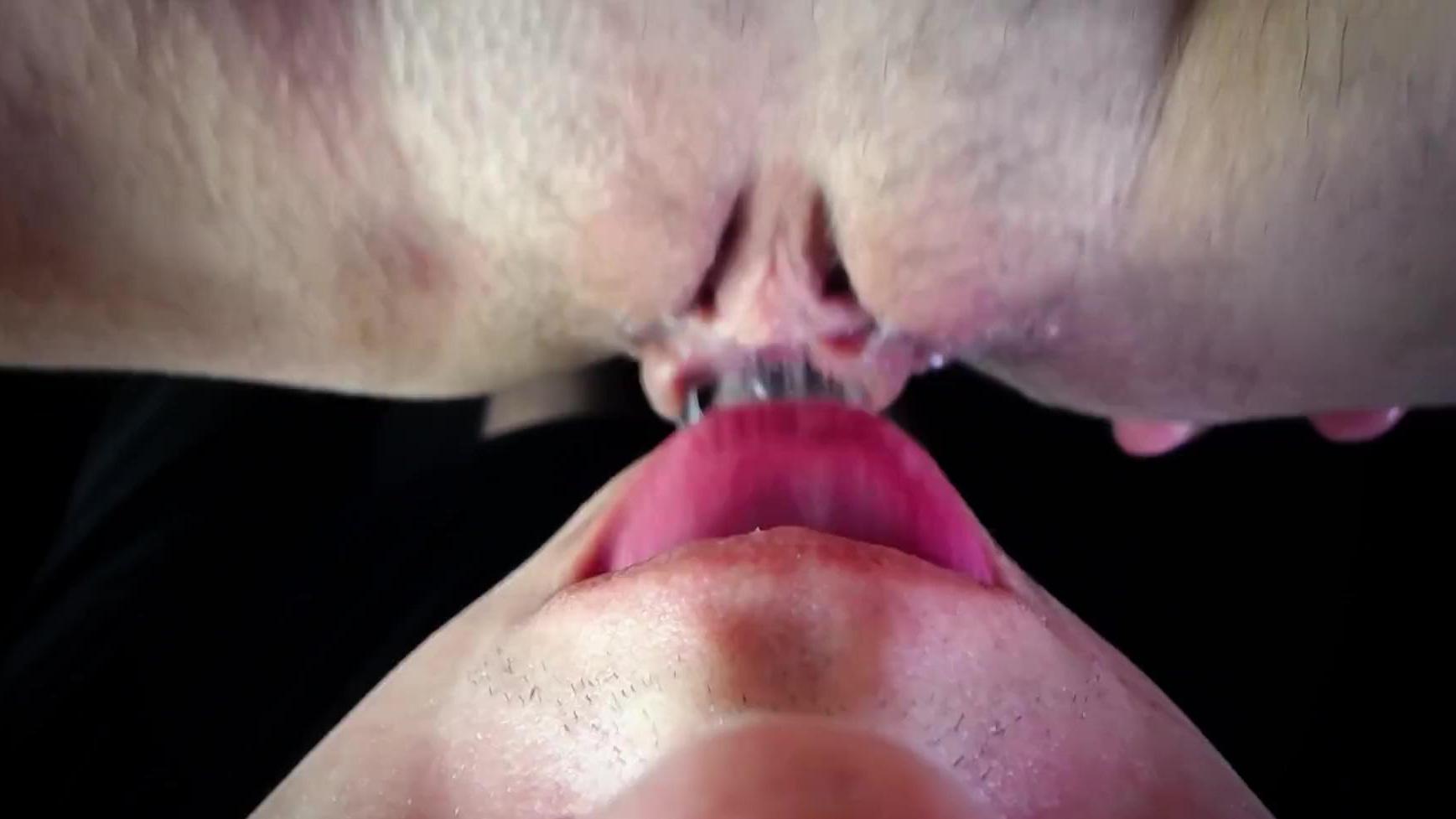 Gran video primer plano de squirt – lamiendo coño – orgasmo