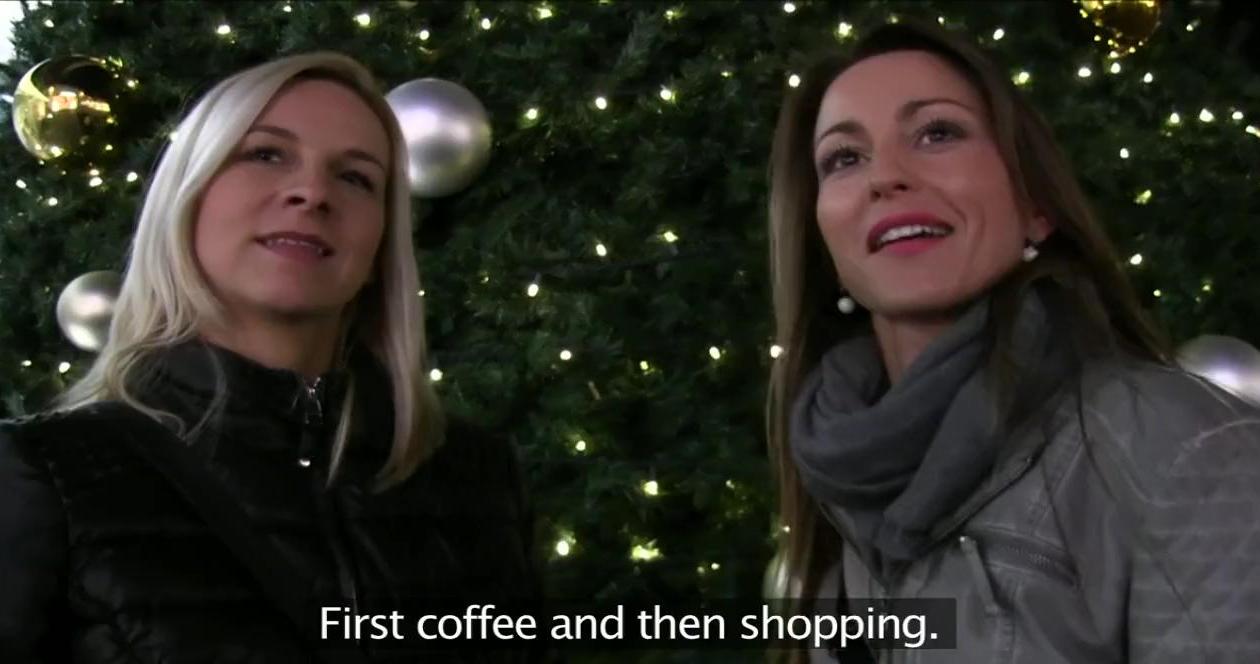 Hermanastras cachondas están listas para compartir la polla de un extraño – agente porno público