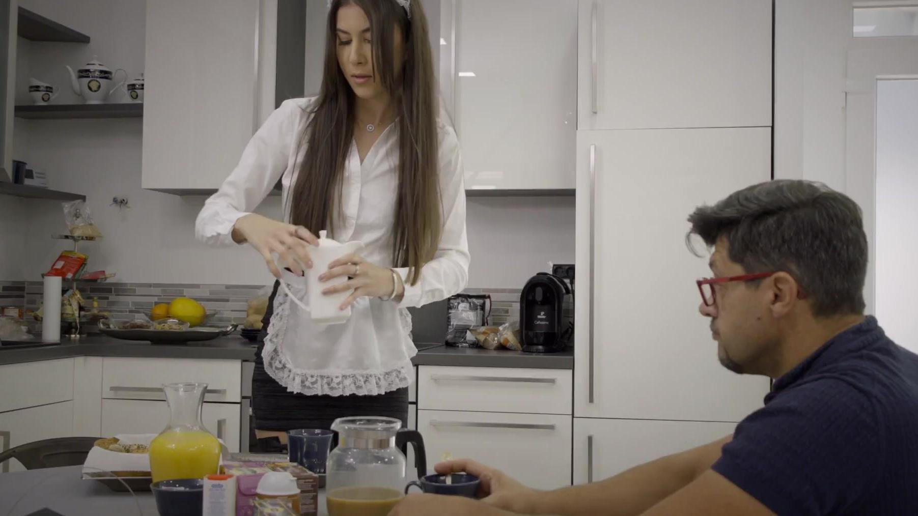 La nariz de la niña fue dañada por una gran polla – Teen Porn