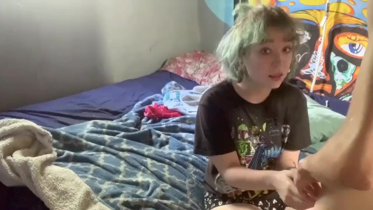 La tímida cámara emo tiembla y canta.