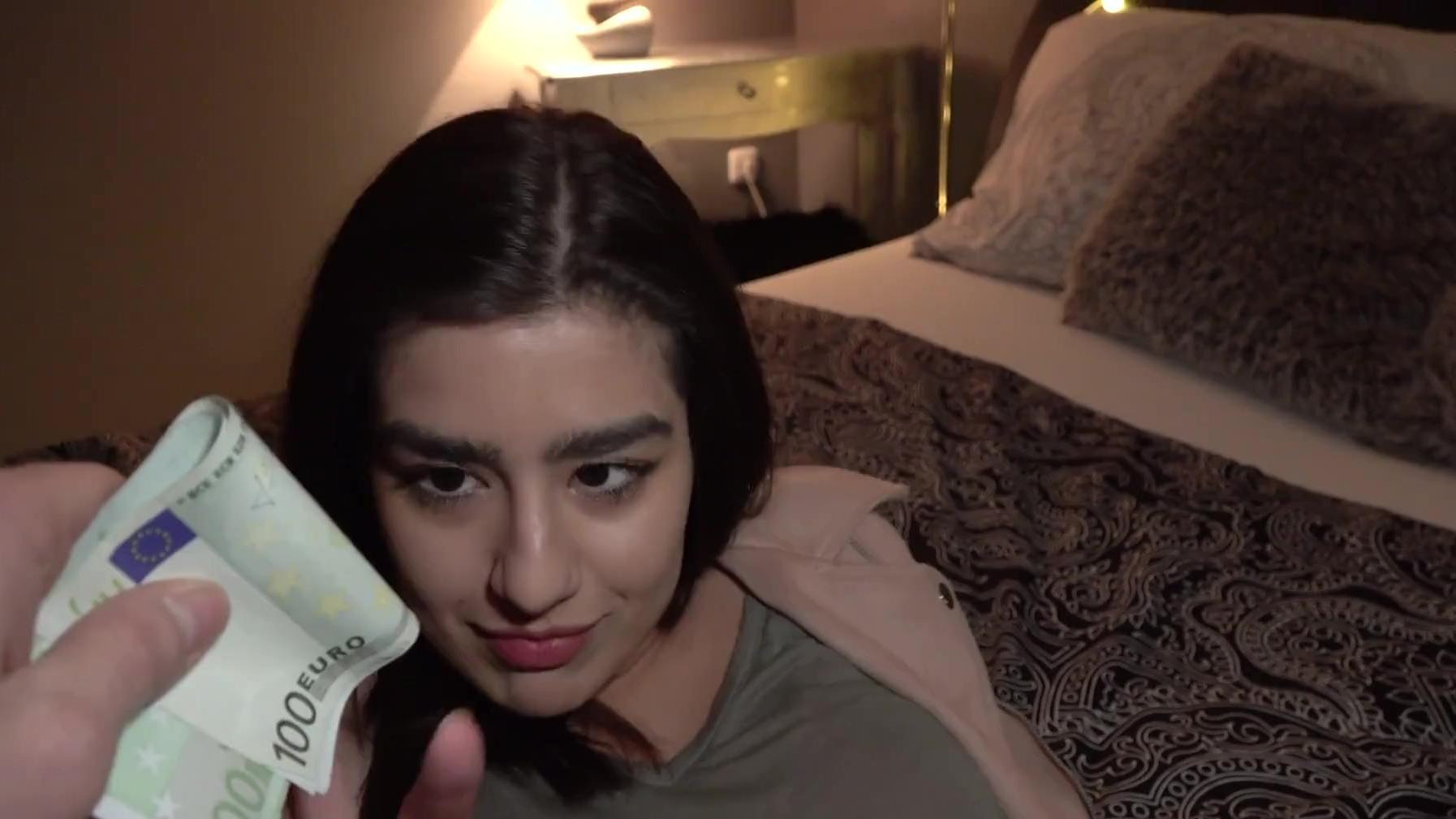 Ni siquiera te imaginas lo que hará este joven para ganar dinero