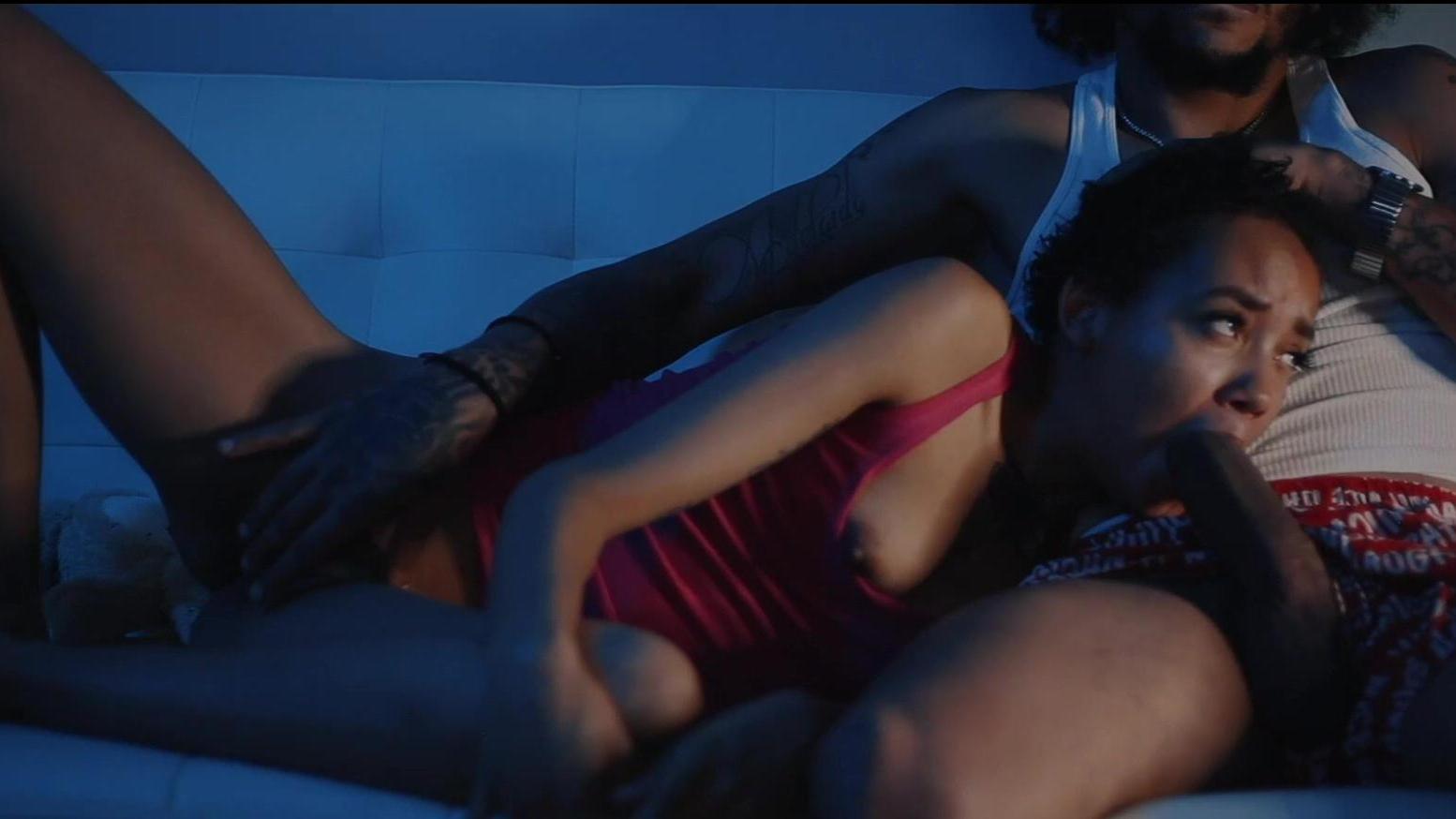 Padrastro me ayuda a dormir – porno familiar HD