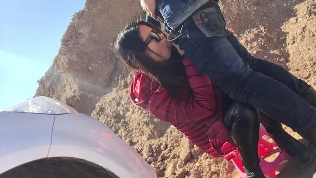 Puta asiática le gusta montar al aire libre – Porno Amateur