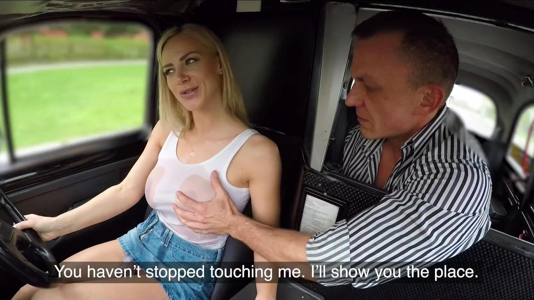 Rubia tetona se moja mientras está caliente – True Porn