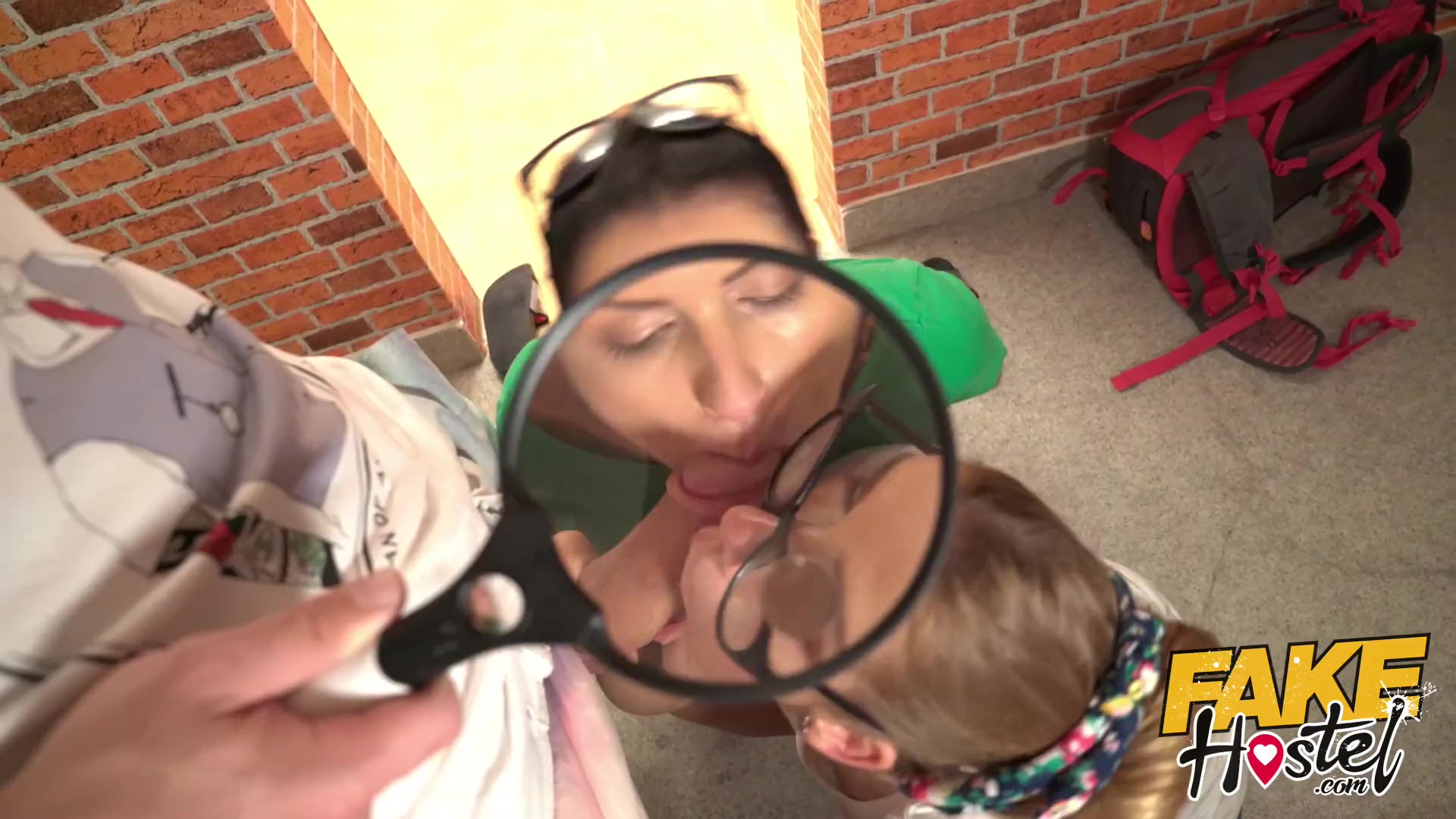 Un falso Hostel Madness con tres monstruos