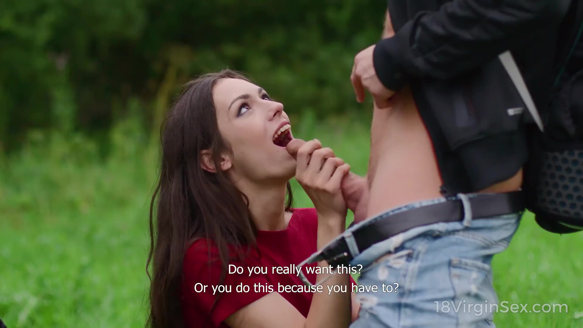 Una morena tiene sexo por primera vez con un desconocido – 18 Escándalos sexuales vírgenes