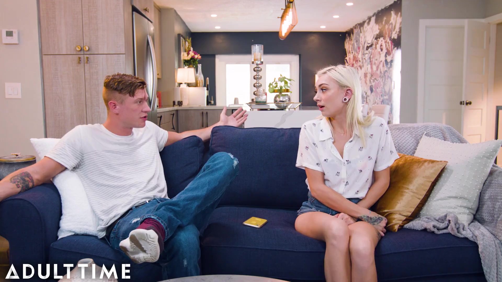 Una niña estúpida debería ser castigada por dar a luz.