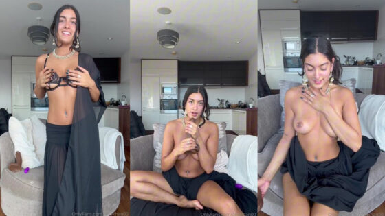 Aria Khan se desnuda para masturbarse el coño