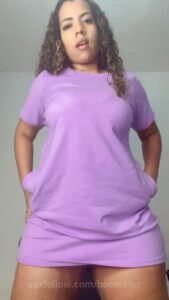 Big Booty Boomsar hace que su jugoso trasero se mueva