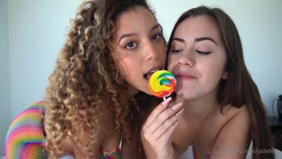 Diversión lésbica con camila elle y jade adolescente