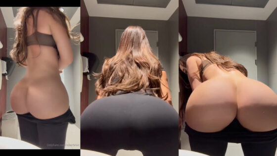 Ester Bron hace twerking con su trasero en el baño