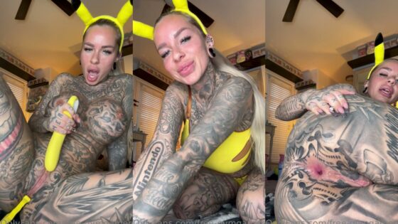 Sesión temática de coño y consolador anal de GymGamerGirl con Pikachu