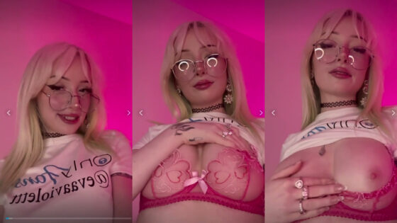 Evaaviolett Muestra Sus Tetas