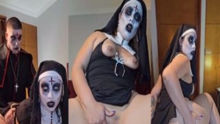 Kath_Ee Chilena disfrazada de monja tiene sexo anal para OnlyFans Chile