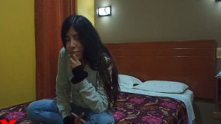 Jovencita latina de 19 años en su primer casting porno latino – XcastingReal