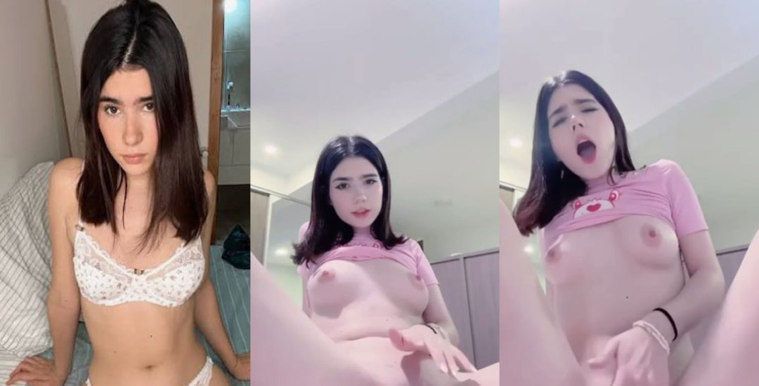ZoeIsThePrincess Latina tocandose en su habitación para OnlyFans Latino gratis